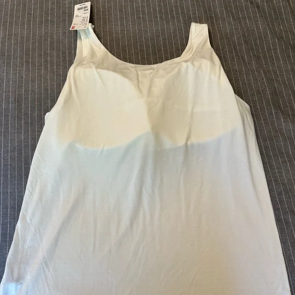 Padded Sleeveless Top - Picture 5 of 6